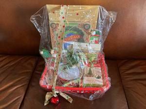 lot 29 image: X-mas Basket