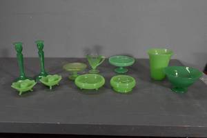 lot 14 image: Greenware dishes