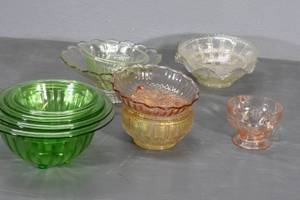 lot 17 image: Assorted dishes