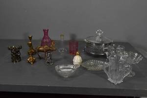 lot 70 image: Casserole w server�