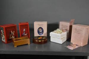 lot 81 image: Porcelain Figures