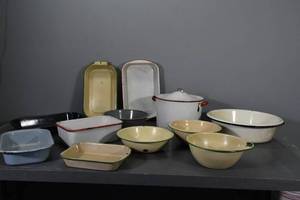 lot 103 image: Enamelware