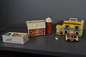 lot 109 image: Fisher Price Toys
