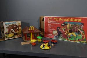 lot 117 image: 2) McDonald playsets