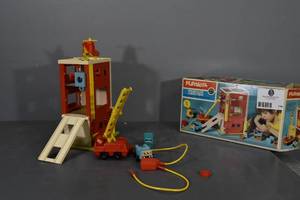 lot 116 image: Play School