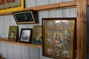 lot 124 image: 5) Religious Pictures