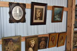 lot 131 image: 8) Pictures, Religious