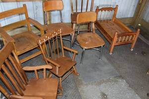 lot 134 image: 4) Chairs, 2) Rockers