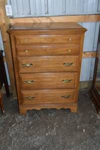lot 145 image: Chest of Drawers