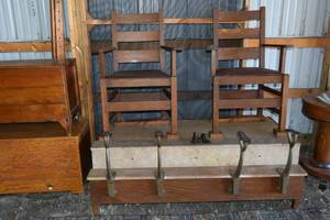 lot 152 image: Shoe Shine Stand