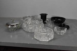 lot 187 image: Glassware
