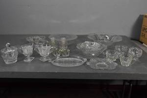 lot 190 image: Clear glass