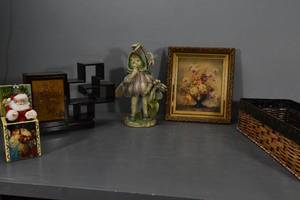lot 192 image: Assorted items