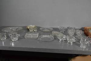 lot 210 image: Clear glass