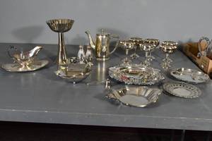 lot 217 image: Silver pieces and more