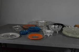 lot 219 image: Platters and bowls