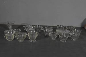 lot 224 image: Clear glass pieces