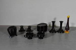 lot 226 image: Black dishes