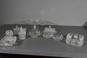 lot 233 image: 12 clear glass pieces
