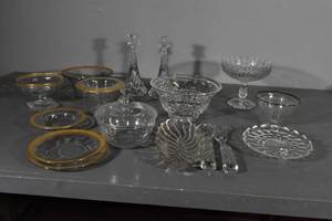 lot 259 image: Clear glass