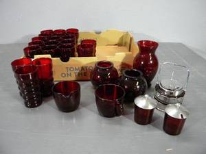 lot 49 image: 20 Ruby glasses