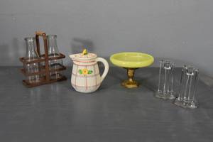 lot 21 image: Pretty pitcher,etc