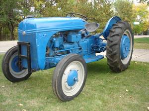 lot 5 image: 1940 FORD 9N TRACTOR