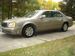 lot 3 image: 2000 CADILLAC DEVILLE 223,650