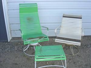 lot 64 image: HOMECREST VINTAGE LAWN CHAIRS