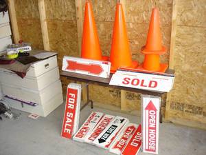 lot 69 image: ORANGE TRAFFIC CONES, SIGN RIDERS