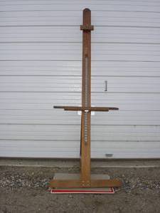 lot 54 image: GRUMBACHERS ARTISTS EASEL
