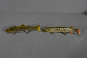 lot 4 image: 2 Northern Spearing Decoys