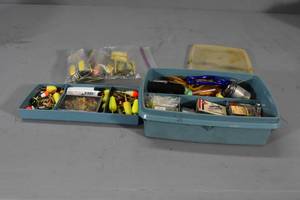 lot 20 image: Ice fishing bobbers, flies, tackle