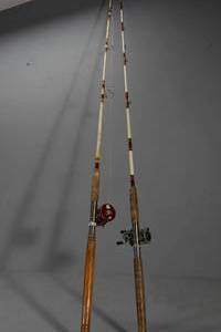lot 33 image: 2 Muskie Rods