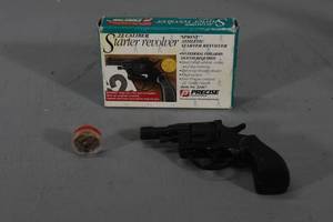 lot 42 image: Super Billy Starter pistol-22 cal