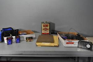 lot 16 image: Video camera,electronics,VHS rewinder