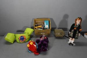 lot 30 image: Stuffed animals,crayons