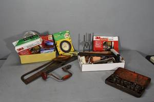 lot 34 image: Vintage tools,sockets