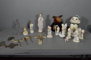 lot 44 image: Religious figures, P. Moments