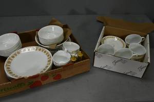 lot 46 image: Corelle Butterfly Gold-Set of 8