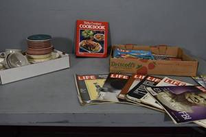 lot 47 image: Melmac & China, DIT Magazines