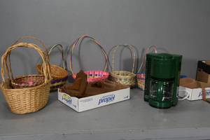 lot 53 image: Baskets & Coffee Pot