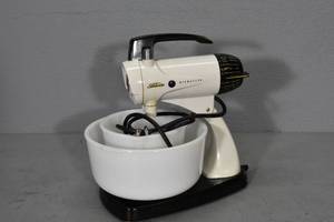 lot 55 image: Sunbeam Stand Mixer