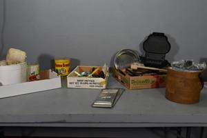 lot 61 image: Kitchenware, string, Ice B, grill