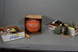 lot 64 image: Toys and Knick Knacks