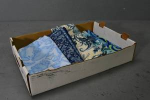 lot 6 image: Blue Floral yardage