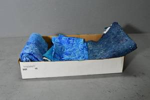 lot 16 image: Blue Batik yardage