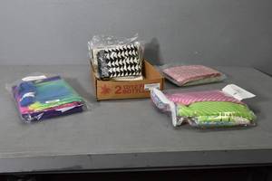 lot 22 image: Assorted yardage in plastic