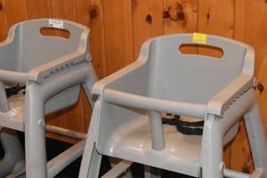 lot 31 image: 2 Rubbermaid roller highchairs