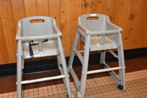 lot 32 image: 2 Rubbermaid roller highchairs